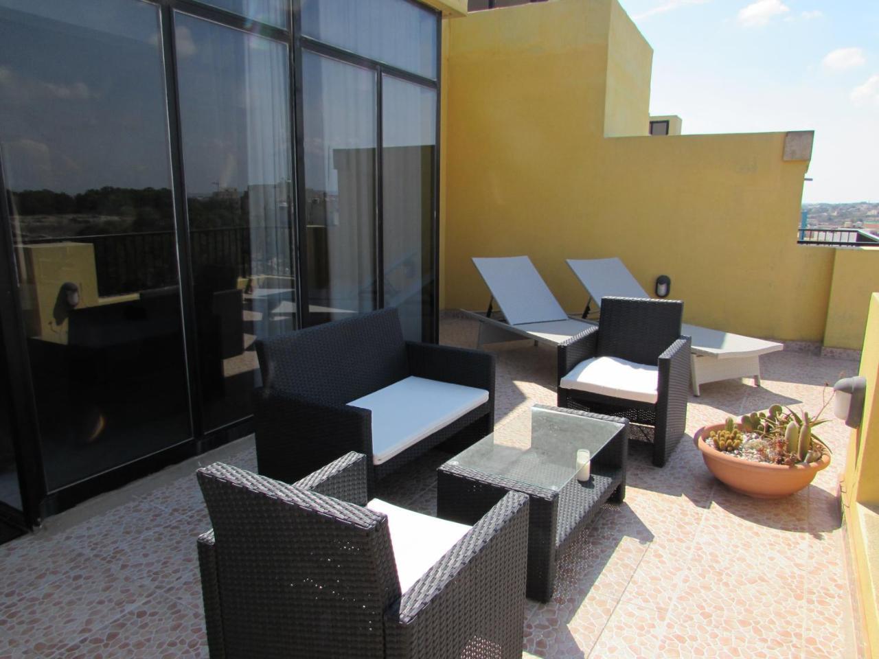 Apartmán Panoramic Penthouse In Marsascala Which Enjoys Sea And Country Views Marsaskala Exteriér fotografie