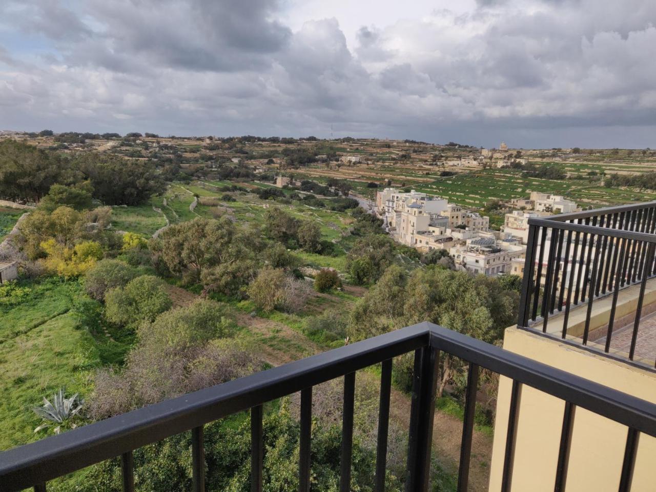 Apartmán Panoramic Penthouse In Marsascala Which Enjoys Sea And Country Views Marsaskala Exteriér fotografie