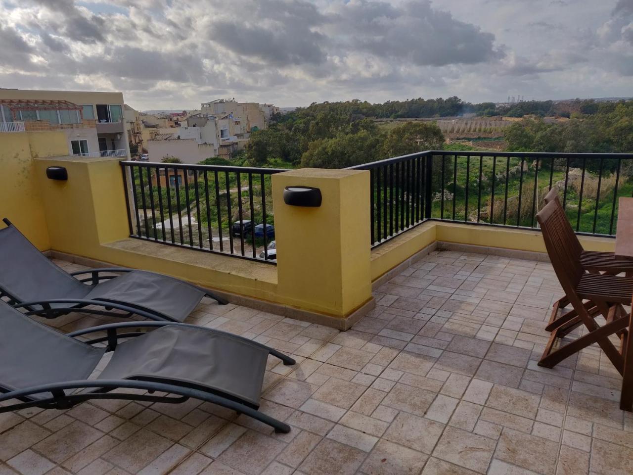 Apartmán Panoramic Penthouse In Marsascala Which Enjoys Sea And Country Views Marsaskala Exteriér fotografie
