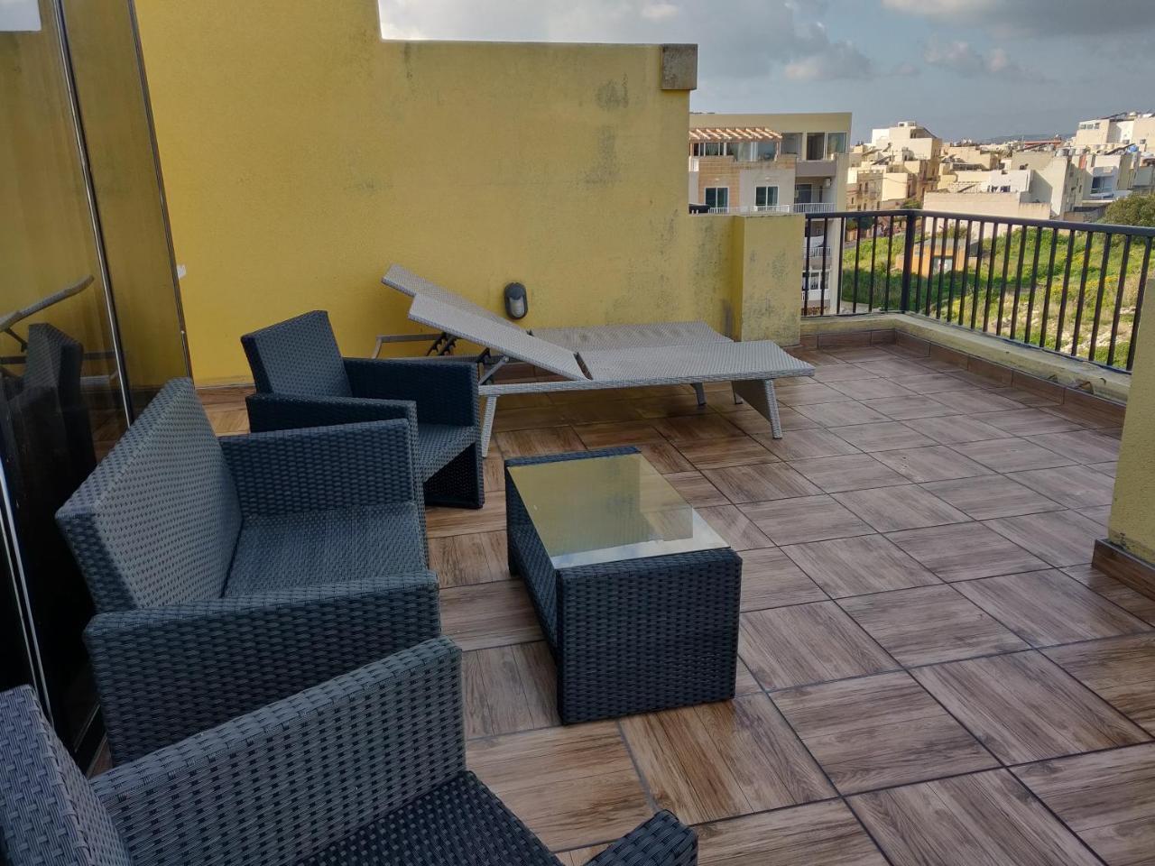 Apartmán Panoramic Penthouse In Marsascala Which Enjoys Sea And Country Views Marsaskala Exteriér fotografie