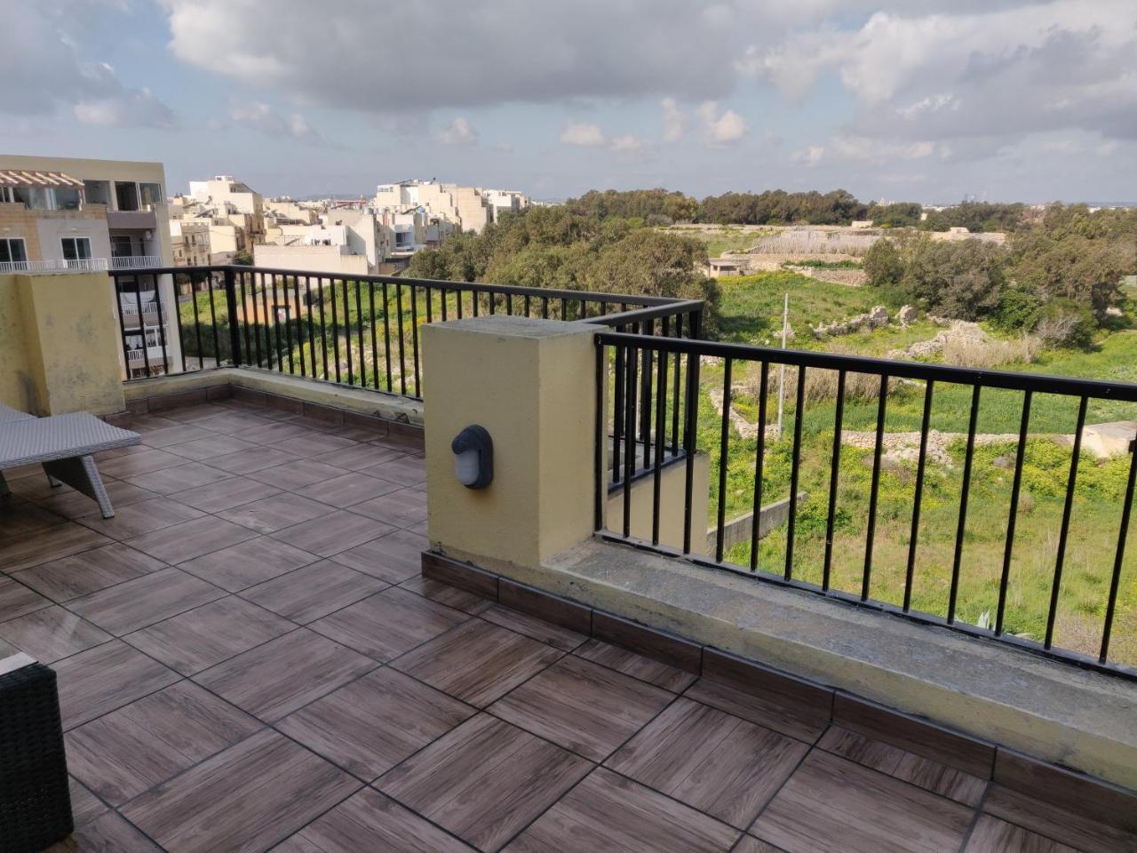 Apartmán Panoramic Penthouse In Marsascala Which Enjoys Sea And Country Views Marsaskala Exteriér fotografie